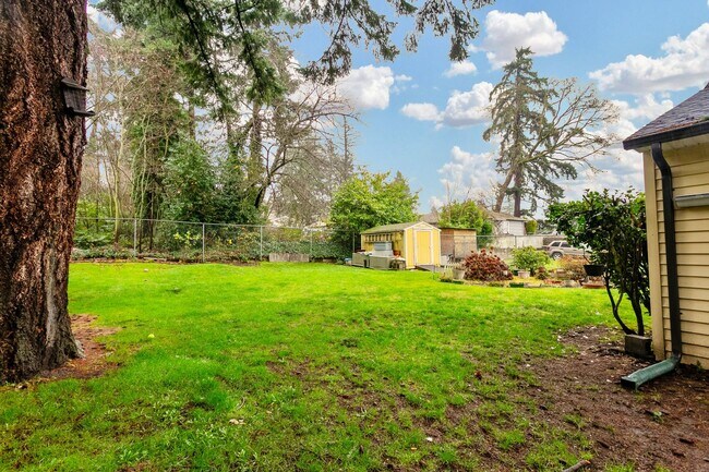 Building Photo - AVAILABLE FOR RENT – Beautiful 4BD / 3BA Home in Tacoma!