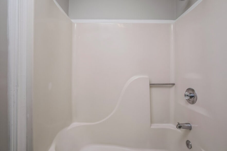 Building Photo - 2805 Fernhurst Ct