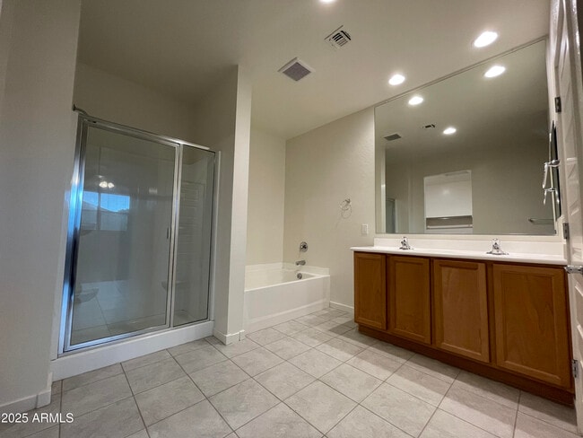 Building Photo - 735 W Micanopy Trl.