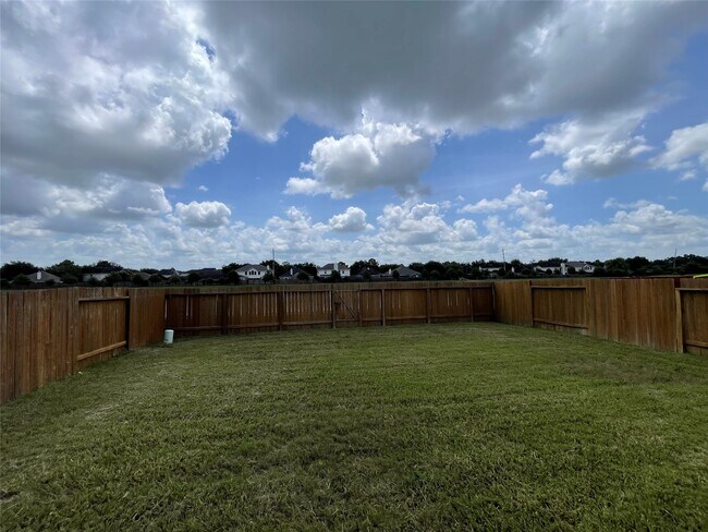 Building Photo - 6515 James Michael Dr