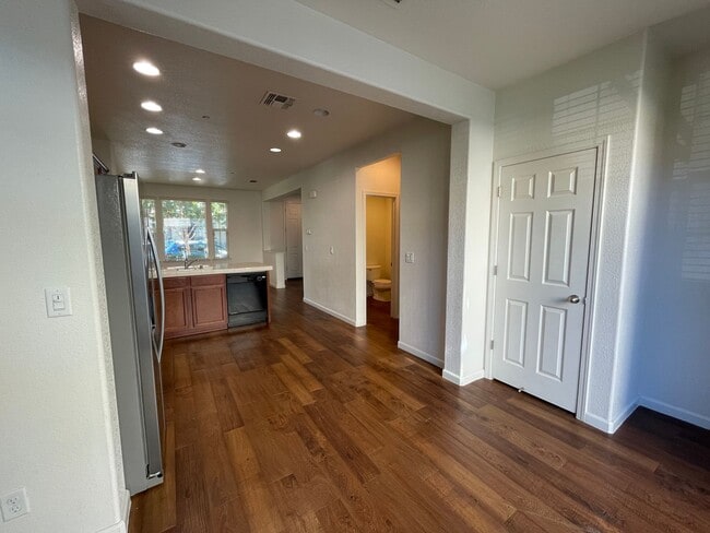 Building Photo - Two Story Home w/ Fridge Included, Attache...