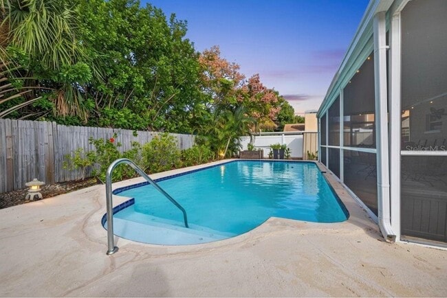 Building Photo - 1334 59th St N