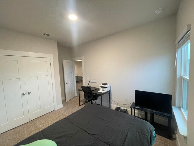 Building Photo - 6172 Forest Bay Ave