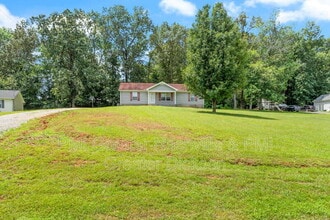 Building Photo - 7915 Crossroads Blvd