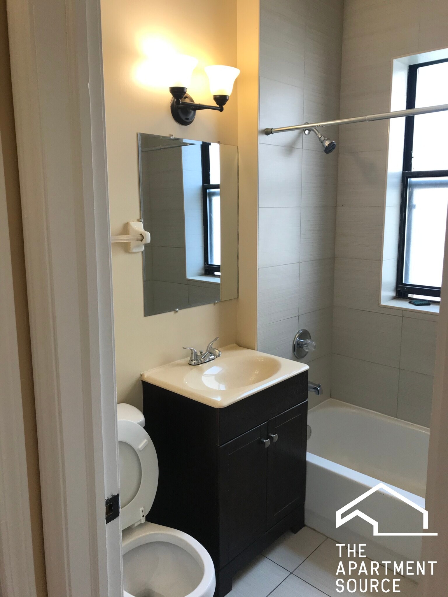 Building Photo - 7722 N Marshfield Ave