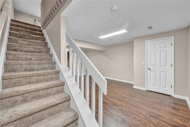 Building Photo - 1356 Meadow Run