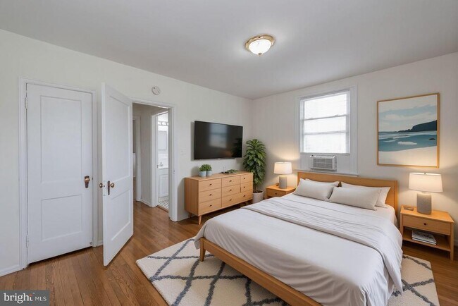 Building Photo - 7607 Eastern Ave NW