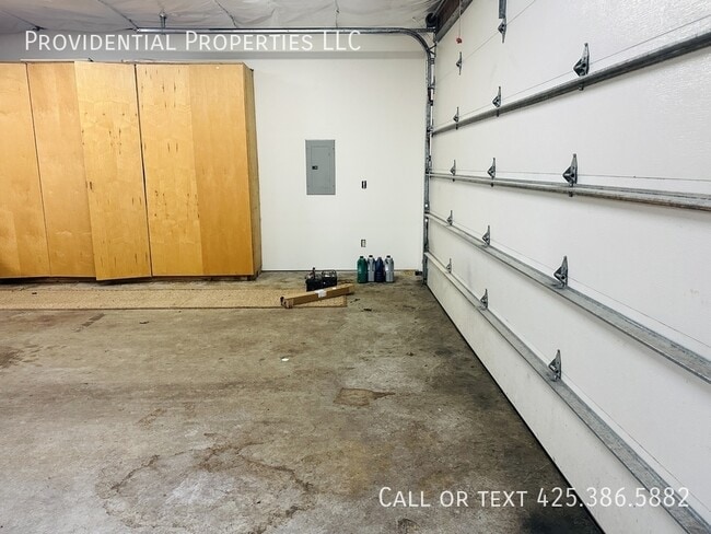 Building Photo - 20620 Larch Way