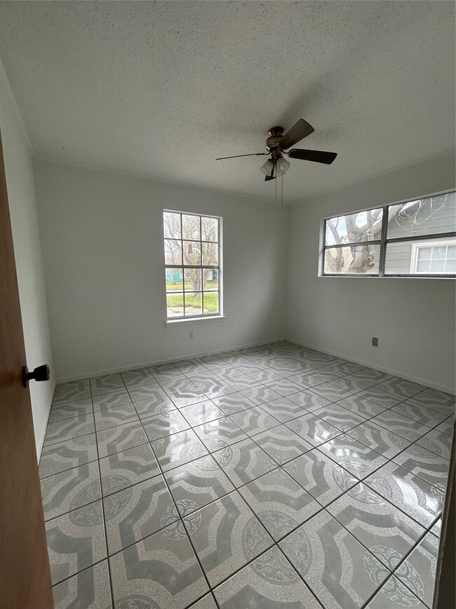 Building Photo - 1710 N Avenue H