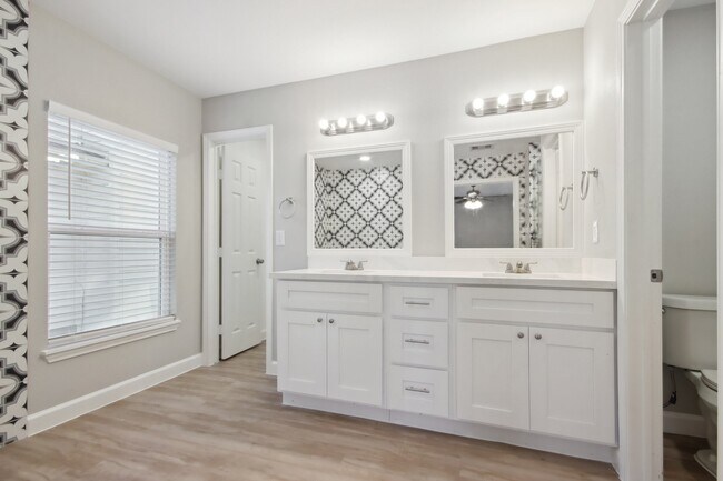 Building Photo - 1127 Cascade Creek Dr