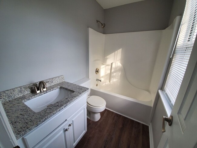 Building Photo - 453 Brannen Dr