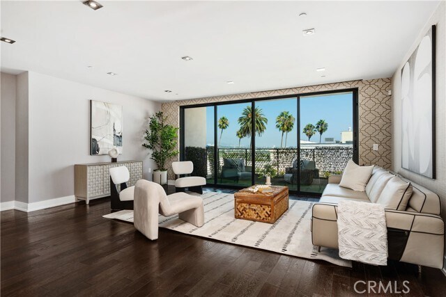 Building Photo - 432 N Oakhurst Dr