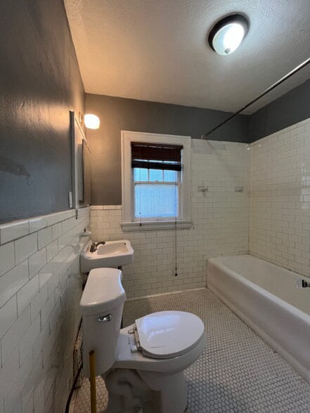 Building Photo - 17611 Winslow Rd