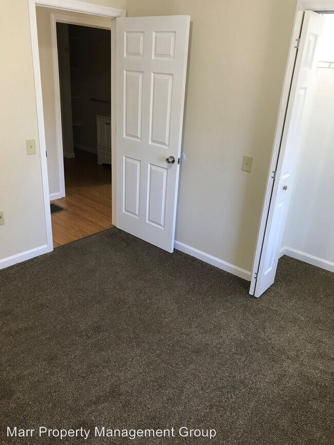 Building Photo - 1605 N Mulberry St