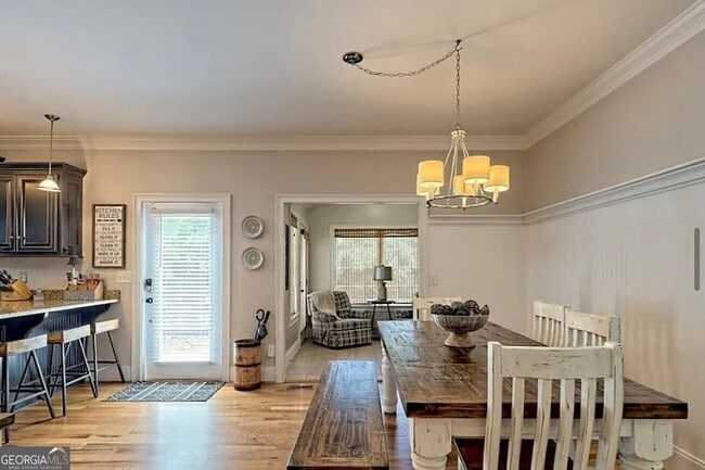 Building Photo - 643 Washington St