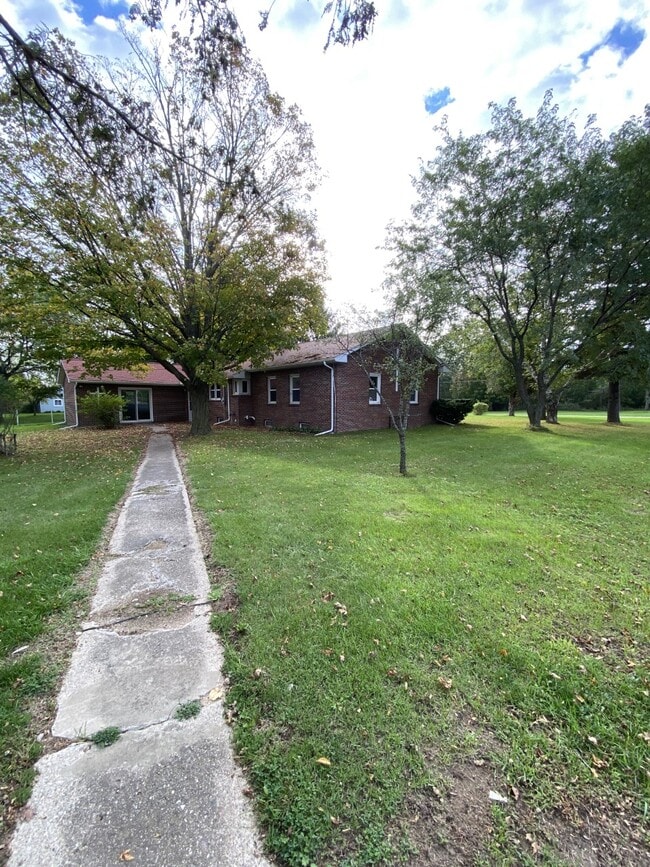 Building Photo - 244 N Ridge Rd