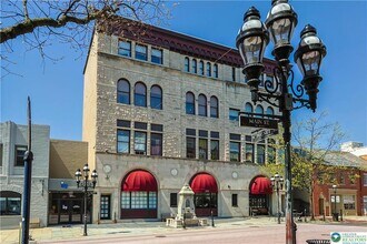 Building Photo - 535 Main St