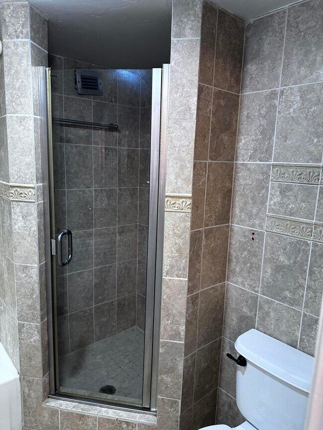 Building Photo - 6200 S Falls Cir Dr