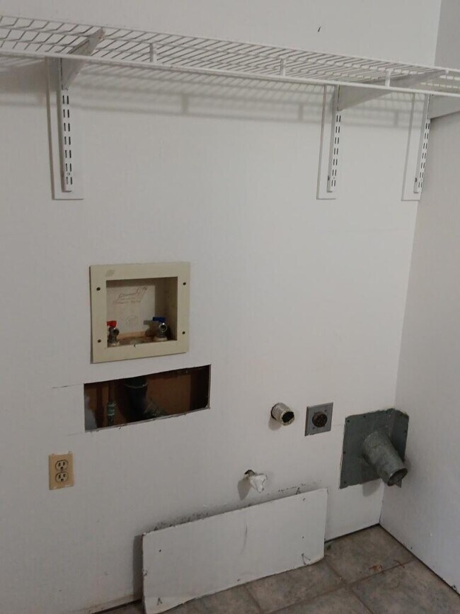 Building Photo - 2313 Raymac Rd SW