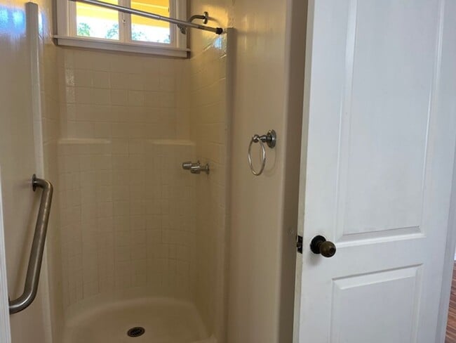 Building Photo - 3 Bedroom / 3 Bath Home with Ocean Views and World Class Surfing on Ali'i Dr