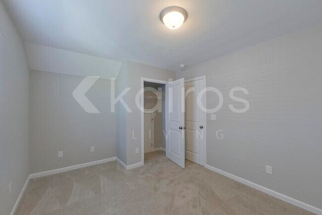 Building Photo - 7161 Foggy River Dr