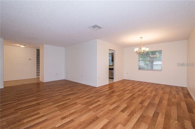 Building Photo - 8413 Shady Glen Dr