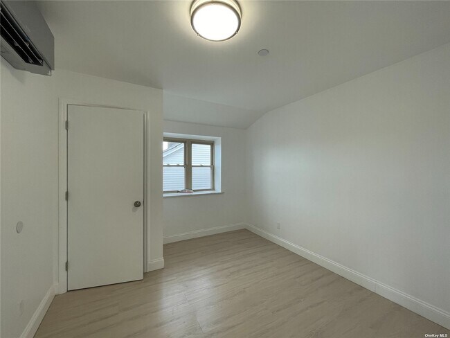 Building Photo - 6130-61156 156th St