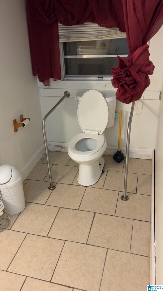 Building Photo - 5108 Wilson Cir