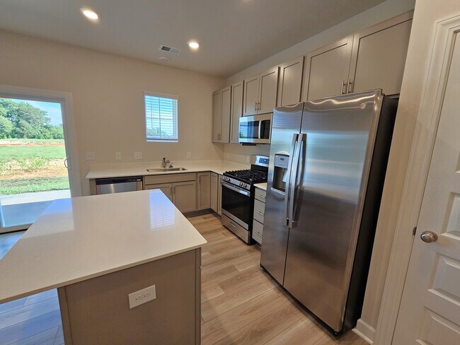 Building Photo - 1522 Yellowwood Ct