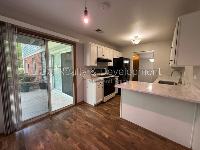Building Photo - 2856 Heatherwood Dr