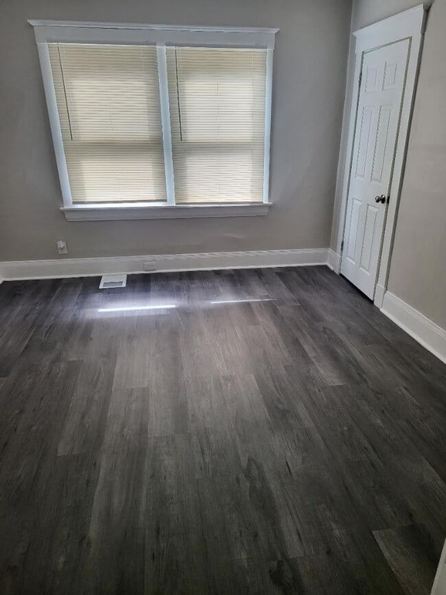 Building Photo - 929 Seton Ave