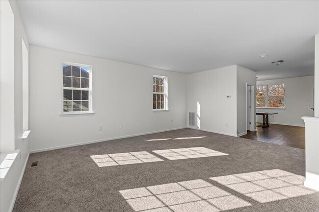 Building Photo - 1 Creekside Wy