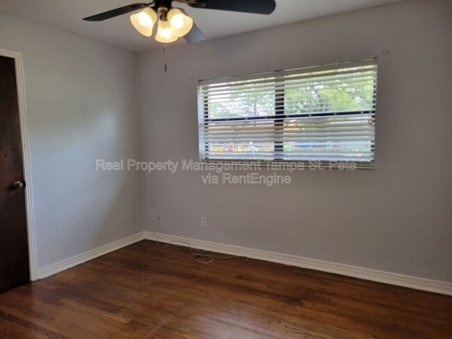 Building Photo - 4311 S Thatcher Ave