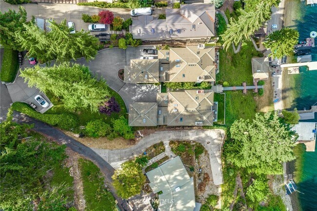 Building Photo - 2410 West Lake Sammamish Pkwy NE