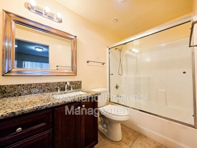 Building Photo - 1166 Decker St