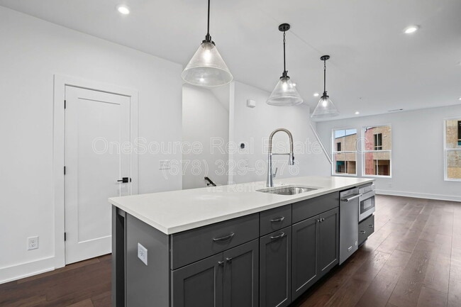 Building Photo - 201 New St