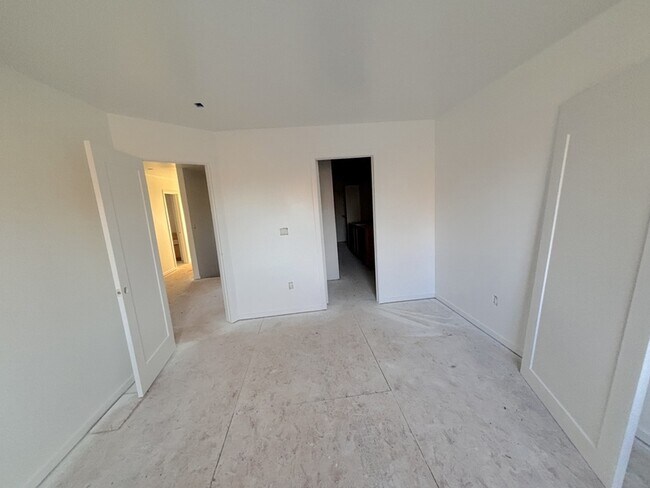 Building Photo - 361 W 400 S