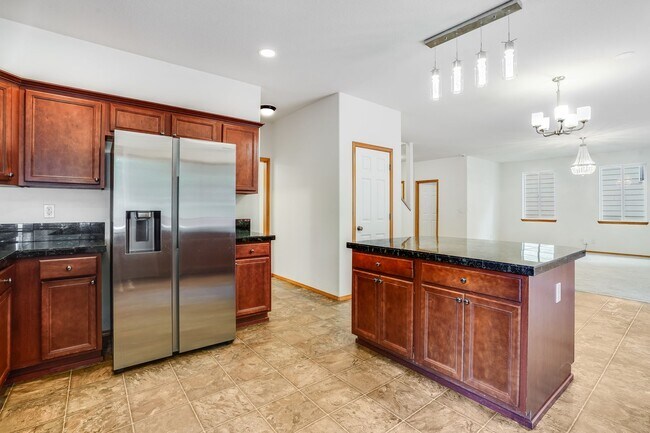 Building Photo - Spacious 5-Bed Bethany Home with Solar, A/C & Private Wooded Setting — Available Now!