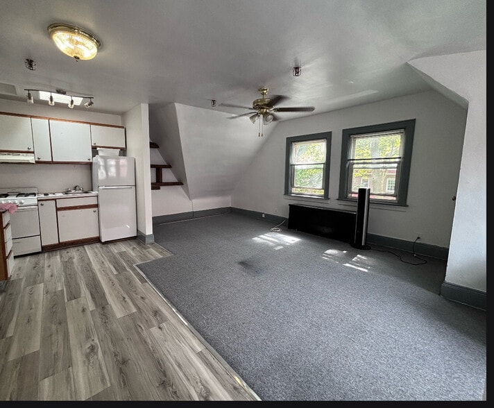 Primary Photo - 3442 84th St
