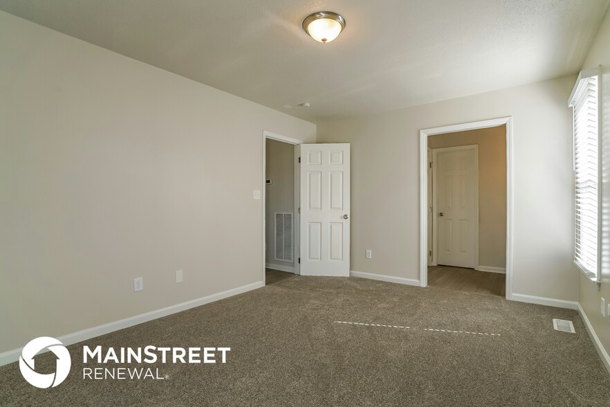 Building Photo - 813 Lusterleaf Pl