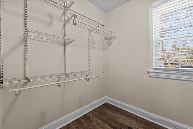 Building Photo - Spacious 1 Bedroom Duplex in Trinity Park, blocks from Duke! - Renovated & Pet Friendly