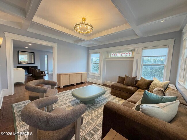 Building Photo - 125 Cedar Ave