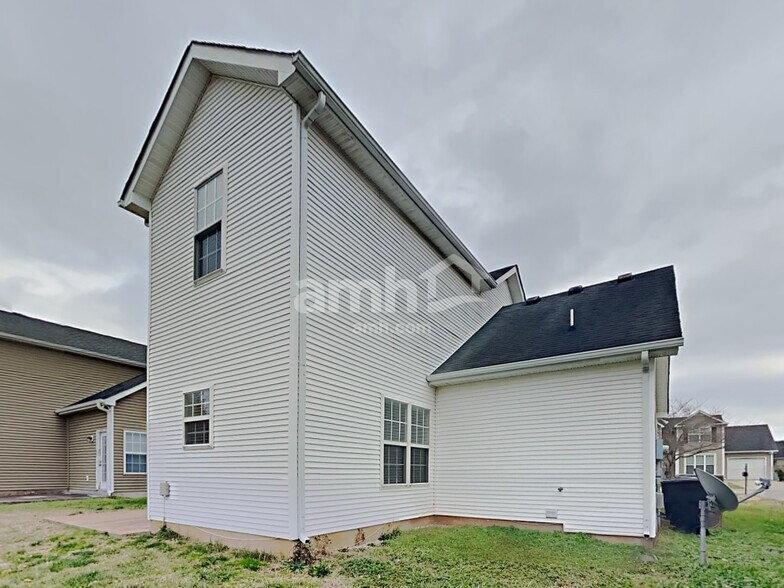 Building Photo - 2738 Pepperdine Dr