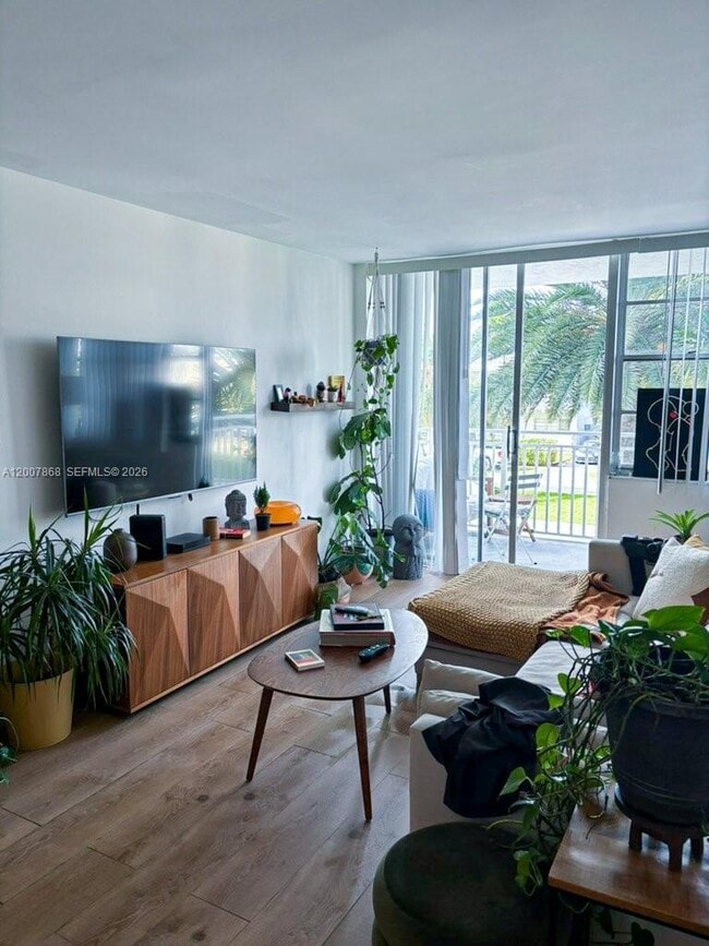 Building Photo - 2150 Sans Souci Blvd