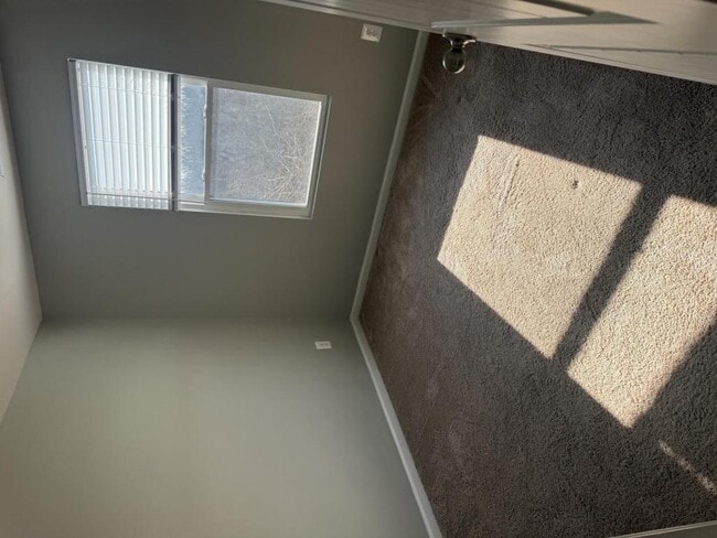 Building Photo - 185 Hampstead Blvd