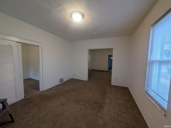 Building Photo - 925 Cedar St