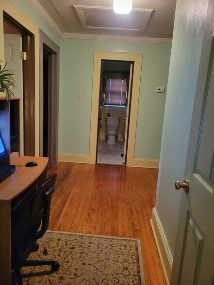 Building Photo - 206 N McCaskey Rd