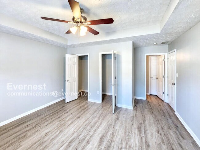 Building Photo - 325 Bridgeport Ln