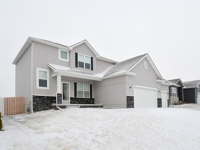 Building Photo - Gorgeous 4 Bedroom Elkhorn Home!!