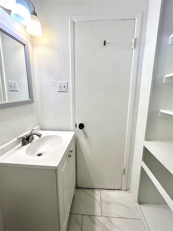 Building Photo - 4416 Redbud Ave